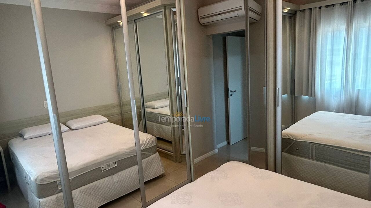 Apartment for vacation rental in Itapema (Centro)