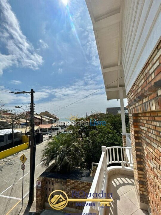 Apartamento para aluguel de temporada em Bombinhas (Praia de Bombas)
