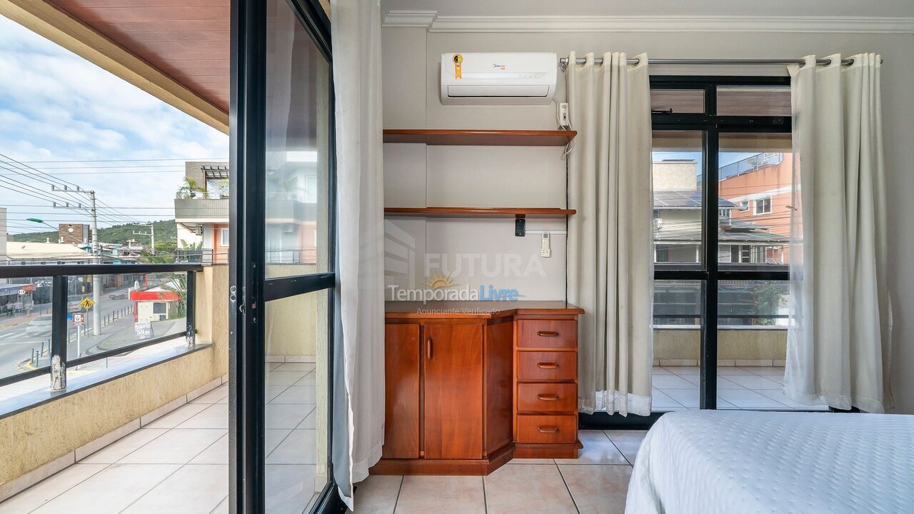 Apartment for vacation rental in Bombinhas (Praia de Bombinhas)