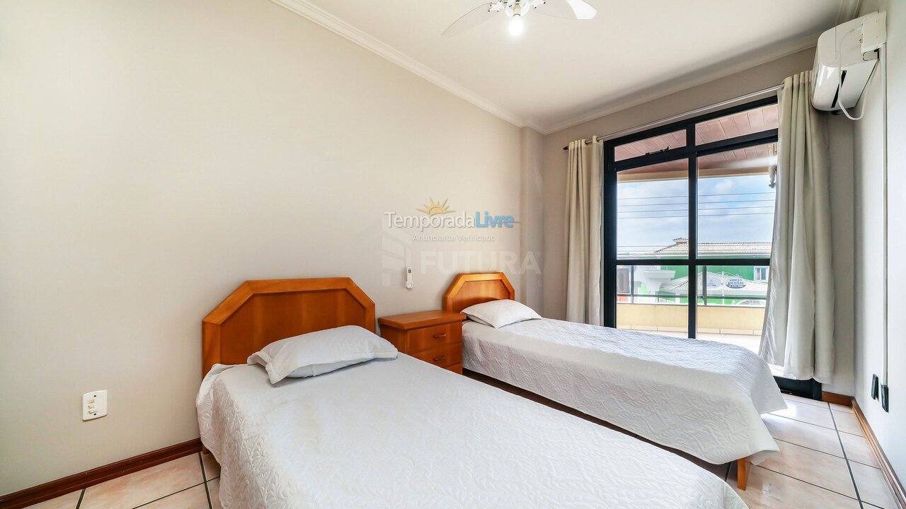Apartment for vacation rental in Bombinhas (Praia de Bombinhas)