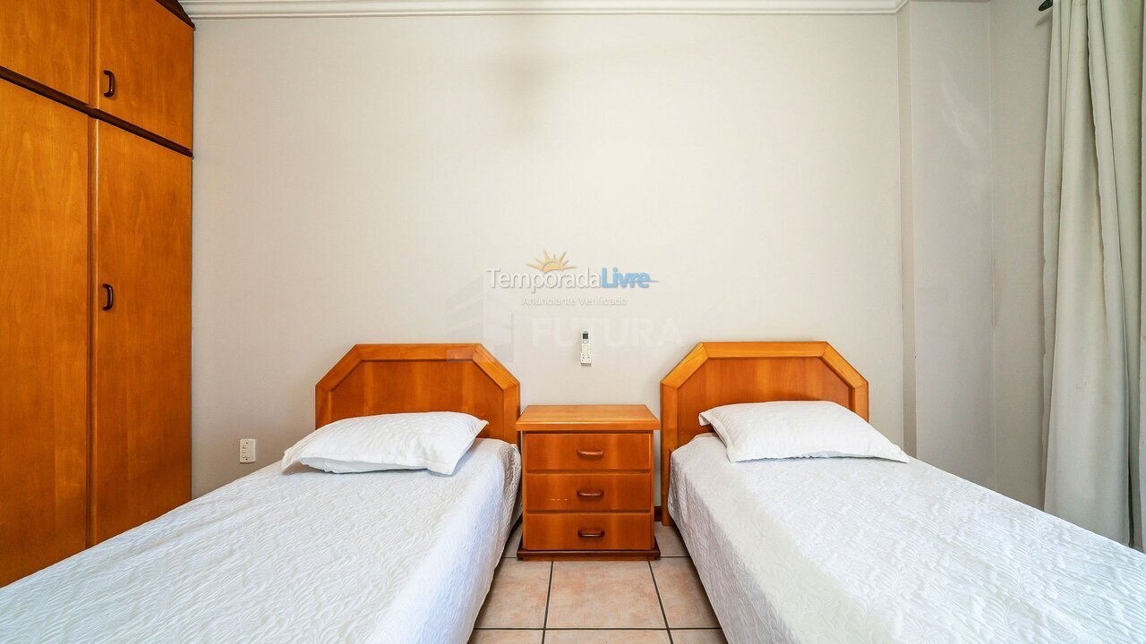 Apartment for vacation rental in Bombinhas (Praia de Bombinhas)