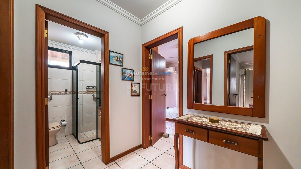 Apartment for vacation rental in Bombinhas (Praia de Bombinhas)