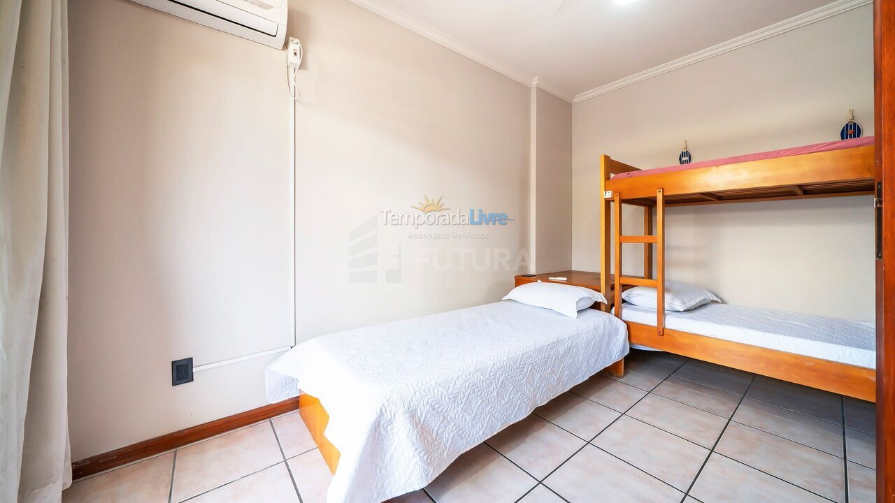 Apartment for vacation rental in Bombinhas (Praia de Bombinhas)