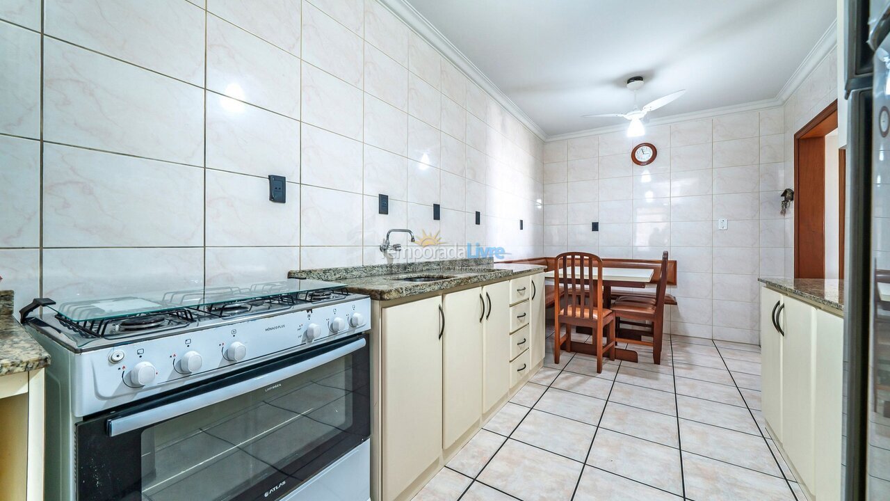 Apartment for vacation rental in Bombinhas (Praia de Bombinhas)