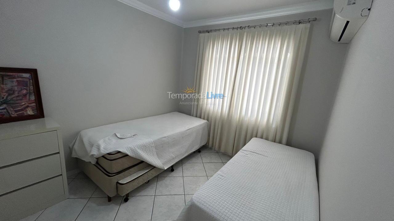 Apartamento para aluguel de temporada em Itapema (Centro)