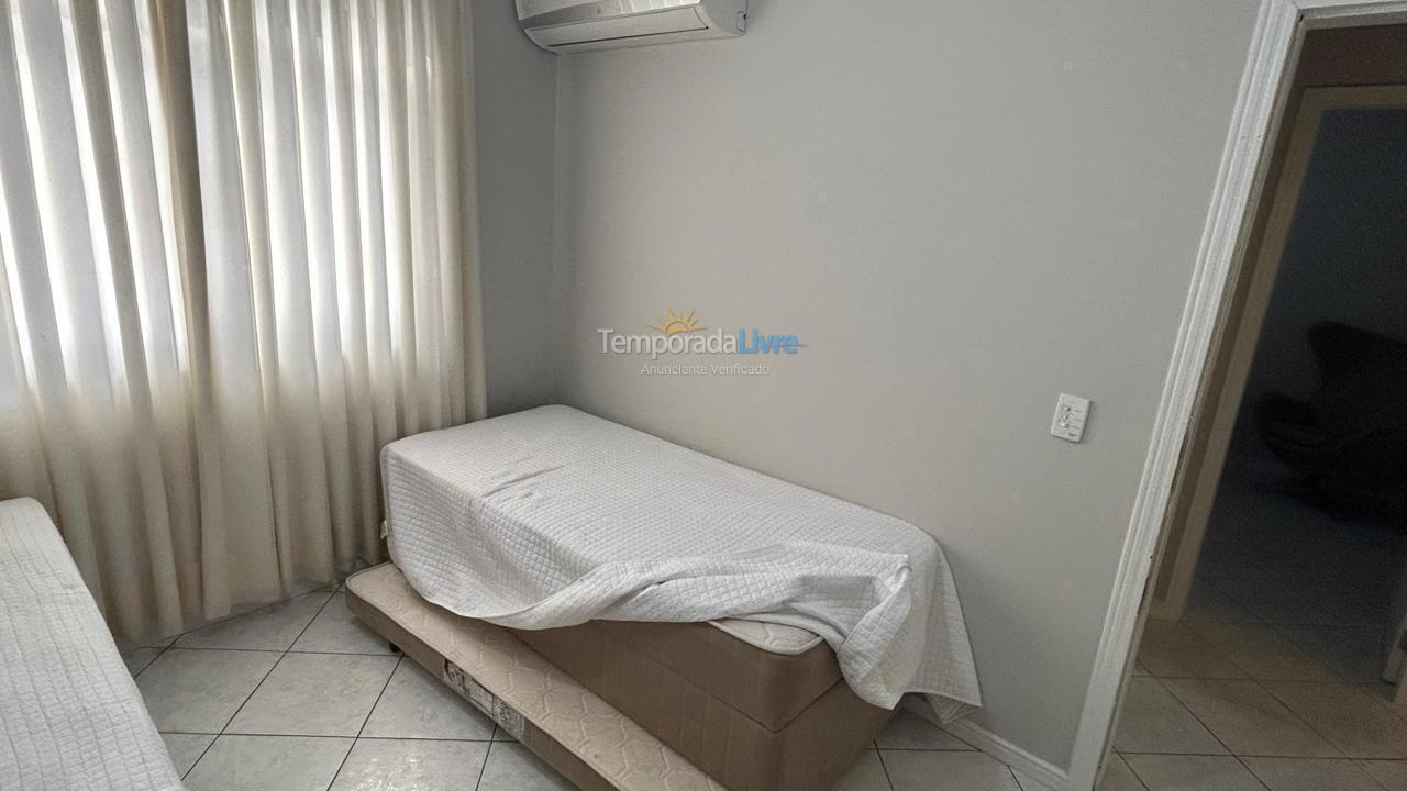 Apartamento para aluguel de temporada em Itapema (Centro)