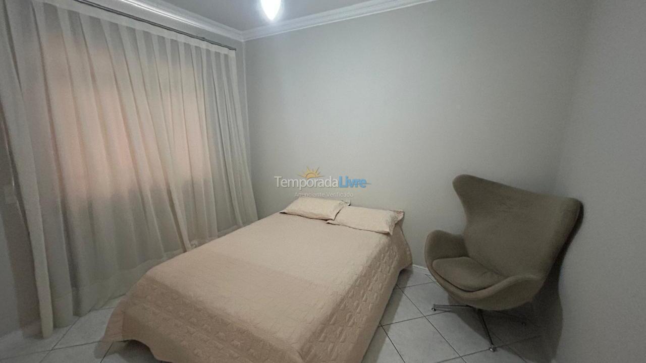 Apartamento para aluguel de temporada em Itapema (Centro)