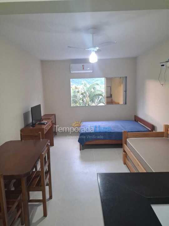 Apartamento para aluguel de temporada em Ubatuba (Praia das Toninhas)
