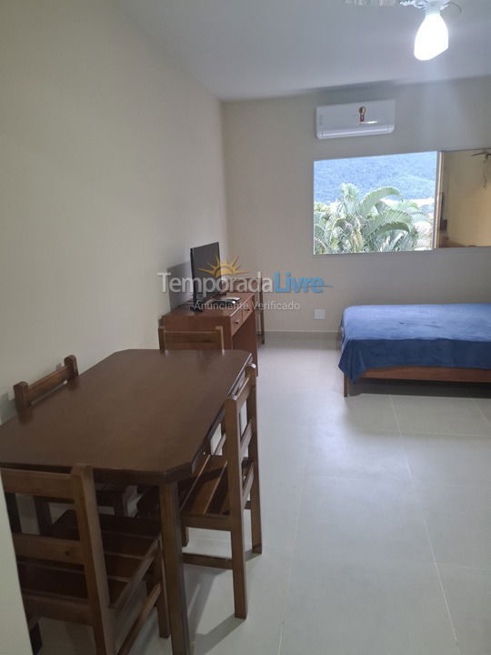 Apartamento para aluguel de temporada em Ubatuba (Praia das Toninhas)
