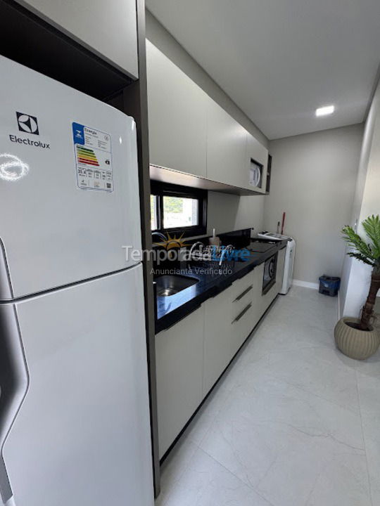 Apartamento para aluguel de temporada em Bombinhas (Praia de Bombas)