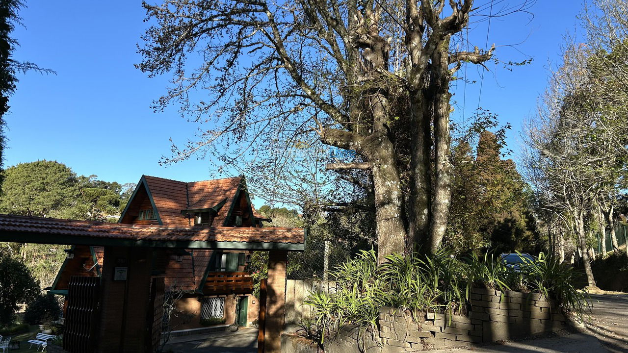 Casa para aluguel de temporada em Campos do Jordão (Alto do Capivari)