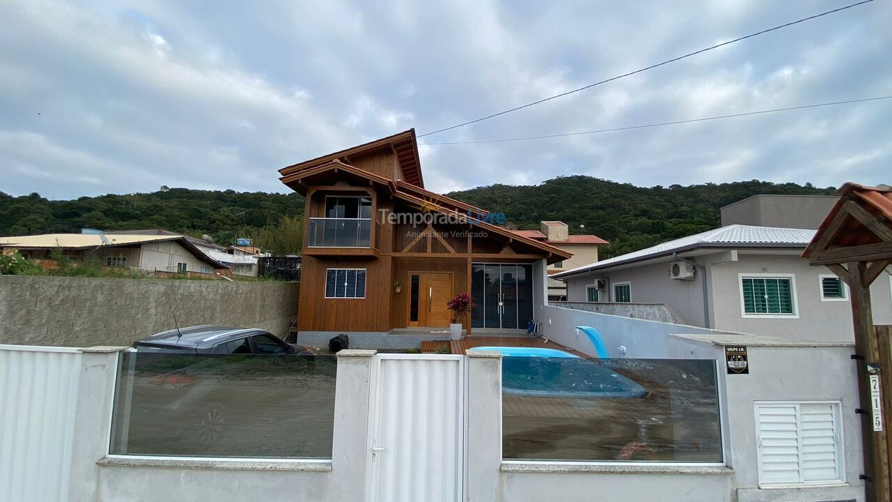 Casa para alquiler de vacaciones em Bombinhas (Praia de Bombinhas)
