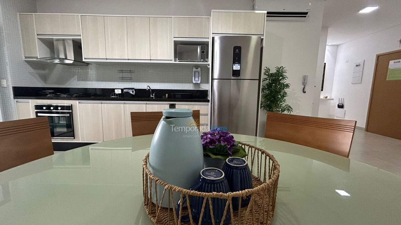 Apartamento para aluguel de temporada em Ubatuba (Praia Grande)