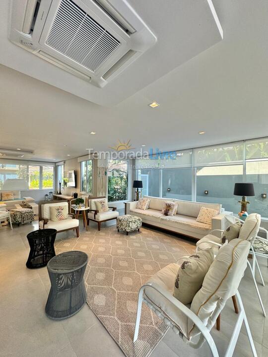 House for vacation rental in São Sebastião (Praia da Baleia)