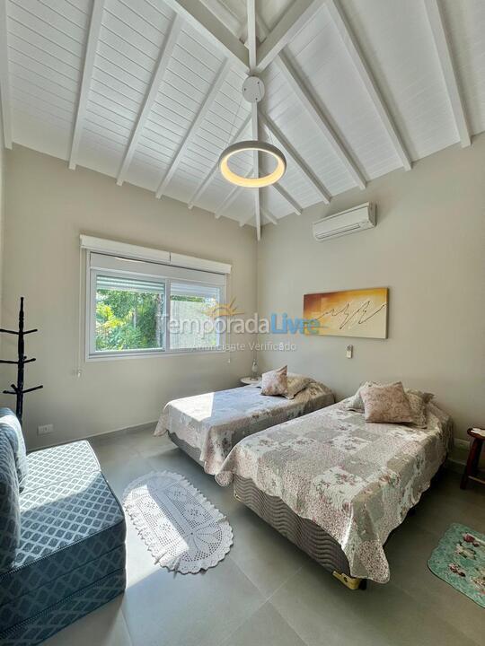 House for vacation rental in São Sebastião (Praia da Baleia)