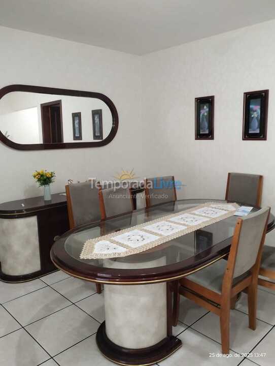Apartamento para aluguel de temporada em Itapema (Meia Praia)