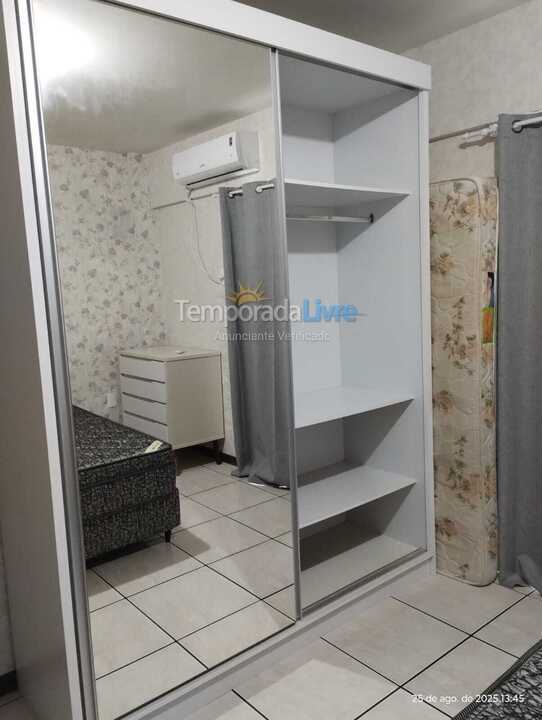 Apartamento para aluguel de temporada em Itapema (Meia Praia)