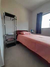 Acogedor apartamento con aire acondicionado.