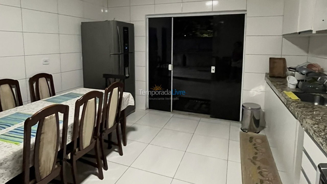 Casa para aluguel de temporada em Peruíbe (Jardim Ribamar)