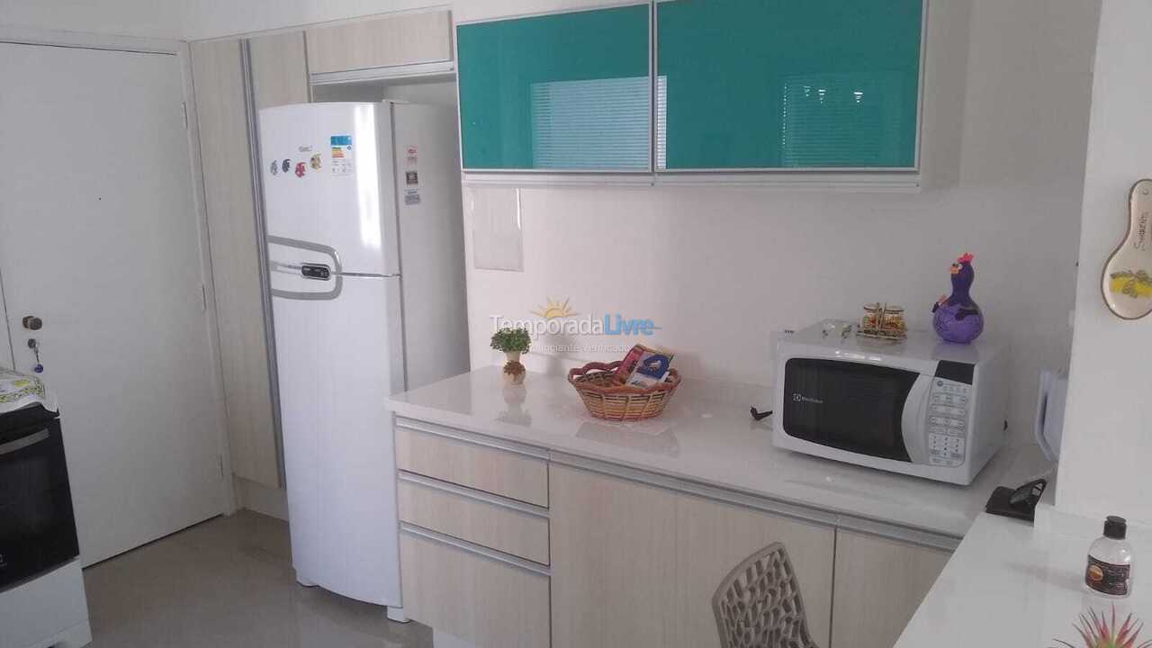 Apartamento para aluguel de temporada em Guarujá (Pitangueiras)