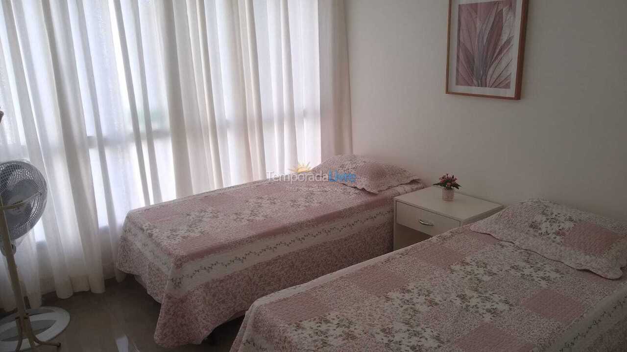 Apartamento para aluguel de temporada em Guarujá (Pitangueiras)