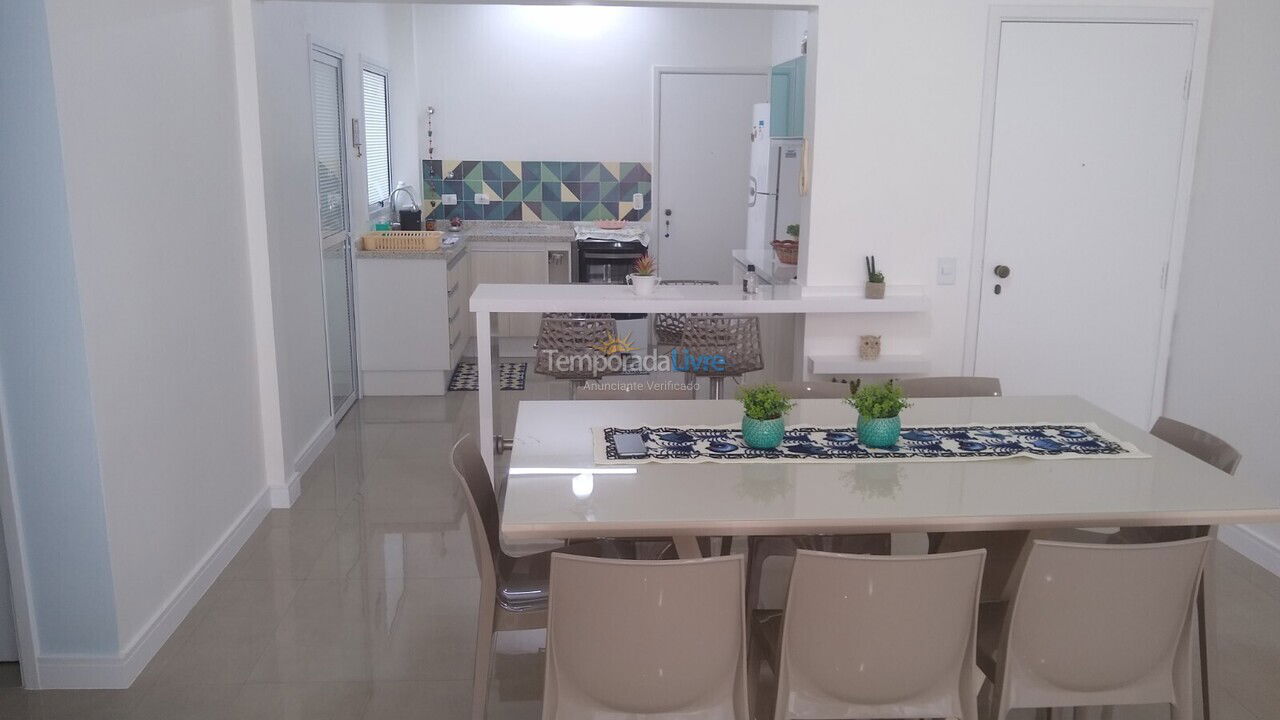 Apartamento para aluguel de temporada em Guarujá (Pitangueiras)
