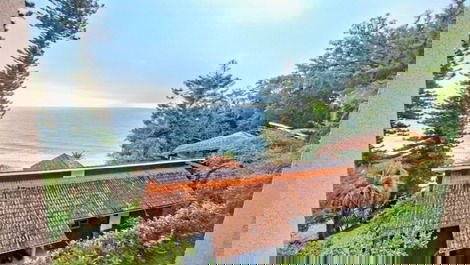 Apartment in Jurerê with Sea View