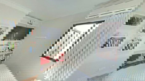 Apartment in Jurerê with Sea View