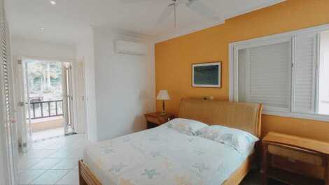 Casa Pé na areia em Juquehy com 4 suítes