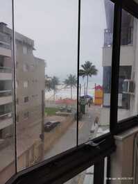Apartamento com vista lateral para o mar Meia Praia