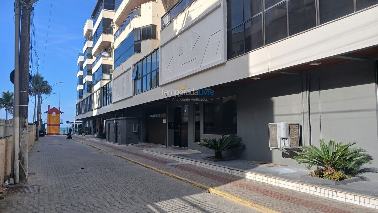 Apartamento para aluguel de temporada em Itapema (Meia Praia)