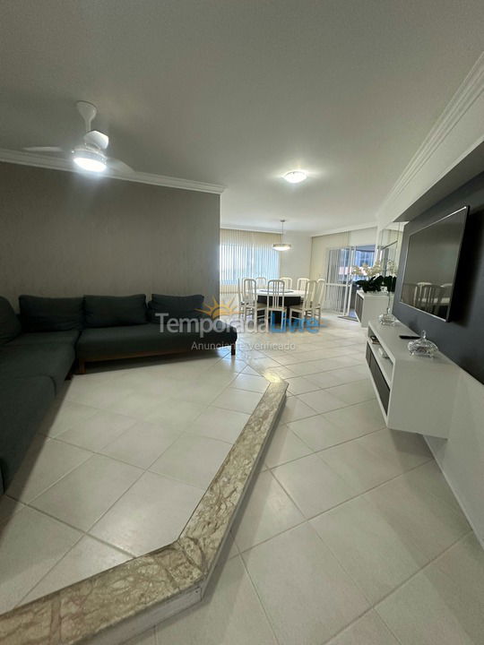 Apartamento para aluguel de temporada em Itapema (Meia Praia Quadra do Mar)