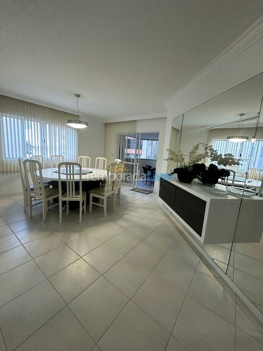 Apartamento para aluguel de temporada em Itapema (Meia Praia Quadra do Mar)