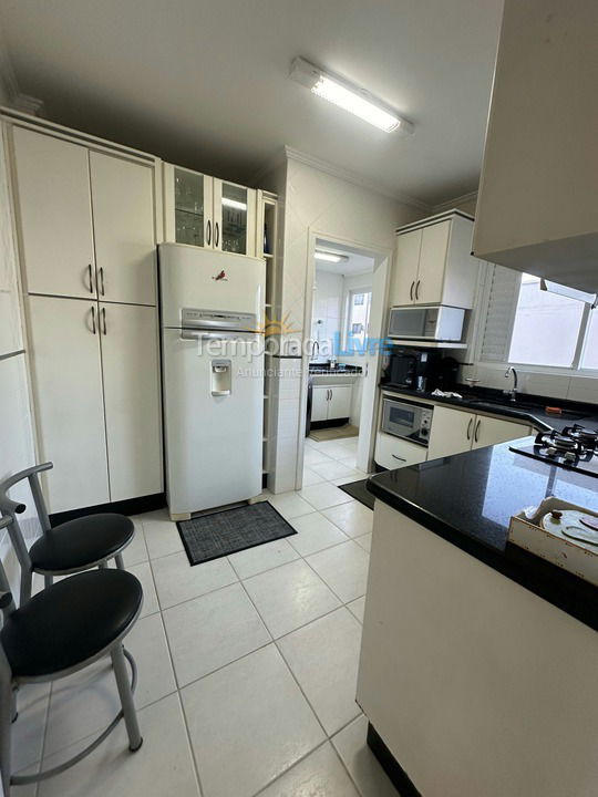 Apartamento para aluguel de temporada em Itapema (Meia Praia Quadra do Mar)
