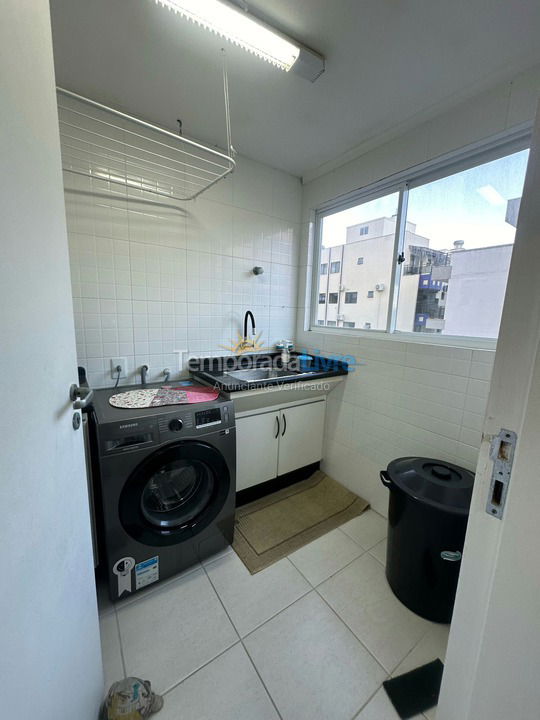 Apartamento para aluguel de temporada em Itapema (Meia Praia Quadra do Mar)