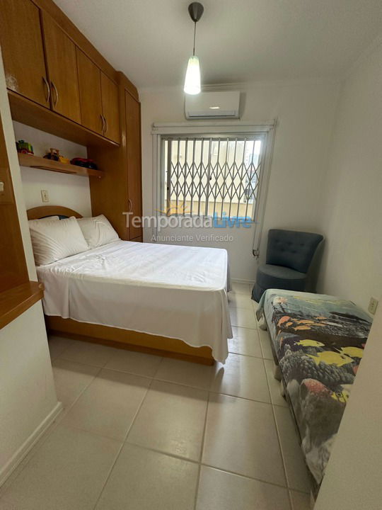 Apartamento para aluguel de temporada em Itapema (Meia Praia Quadra do Mar)
