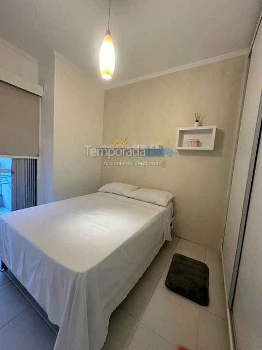 Apartamento para aluguel de temporada em Itapema (Meia Praia Quadra do Mar)