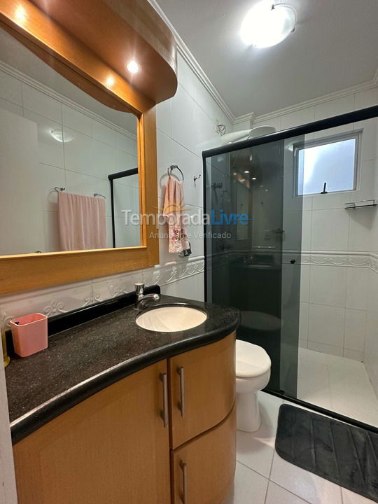 Apartamento para aluguel de temporada em Itapema (Meia Praia Quadra do Mar)