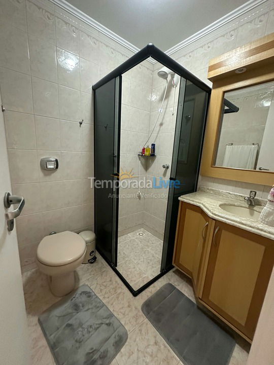 Apartamento para aluguel de temporada em Itapema (Meia Praia Quadra do Mar)