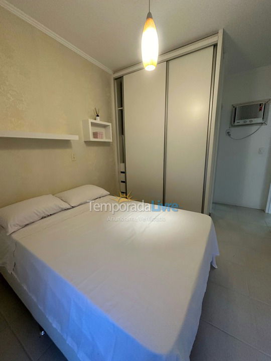 Apartamento para aluguel de temporada em Itapema (Meia Praia Quadra do Mar)