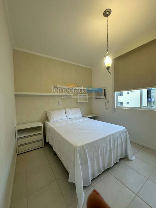 Apartamento para aluguel de temporada em Itapema (Meia Praia Quadra do Mar)
