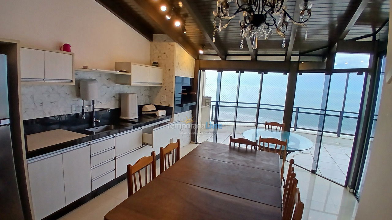 Apartamento para aluguel de temporada em Itapema (Meia Praia)