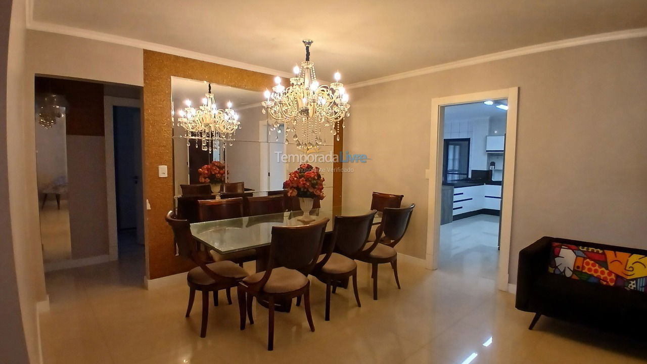 Apartamento para aluguel de temporada em Itapema (Meia Praia)