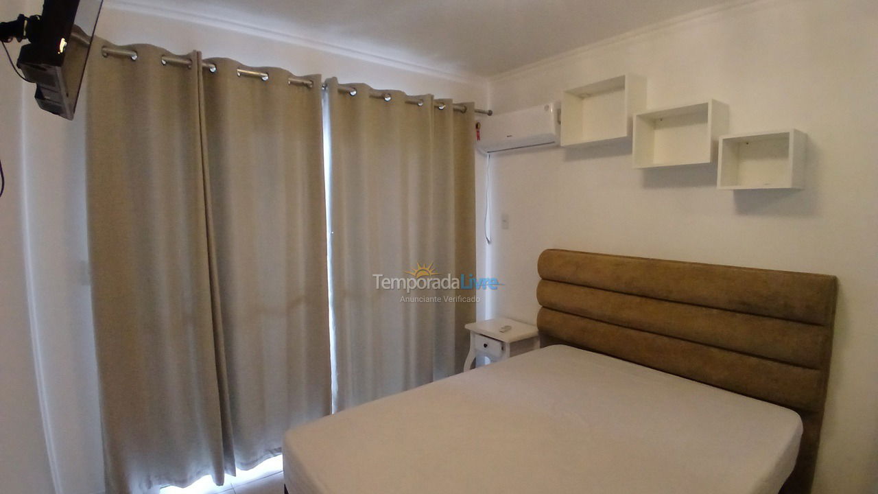 Apartamento para aluguel de temporada em Itapema (Meia Praia)