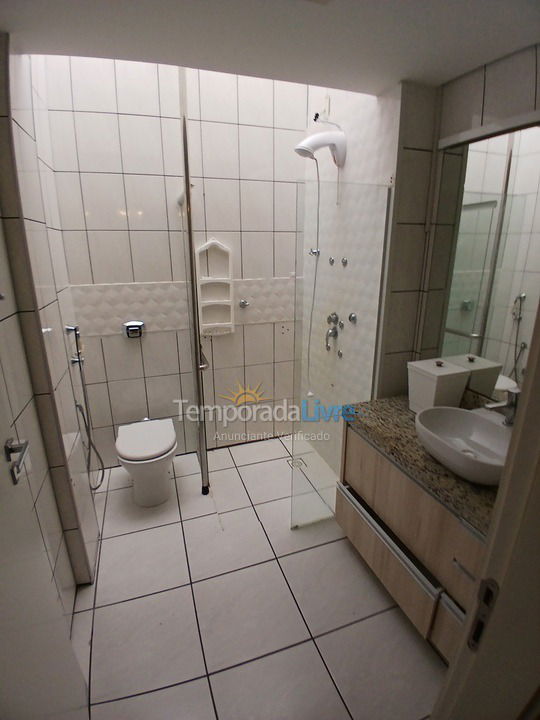 Apartamento para aluguel de temporada em Itapema (Meia Praia)