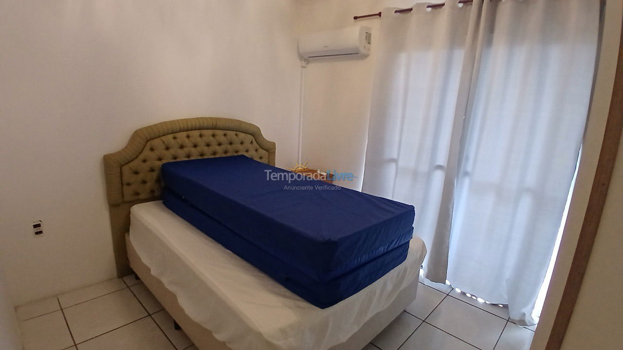 Apartamento para aluguel de temporada em Itapema (Meia Praia)