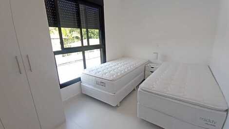 4 suites, private pool, 2 spaces, Barra do Sahy. Annual, New Year's Eve.