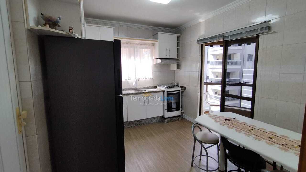 Apartamento para aluguel de temporada em Itapema (Meia Praia)