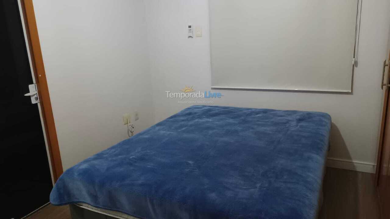 Apartamento para aluguel de temporada em Itapema (Meia Praia)