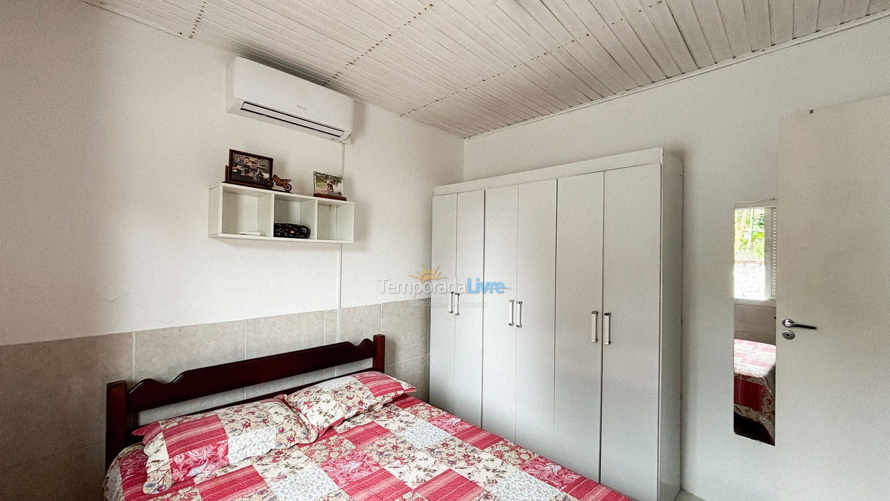 Casa para alquiler de vacaciones em Governador Celso Ramos (Costeira da Armação)